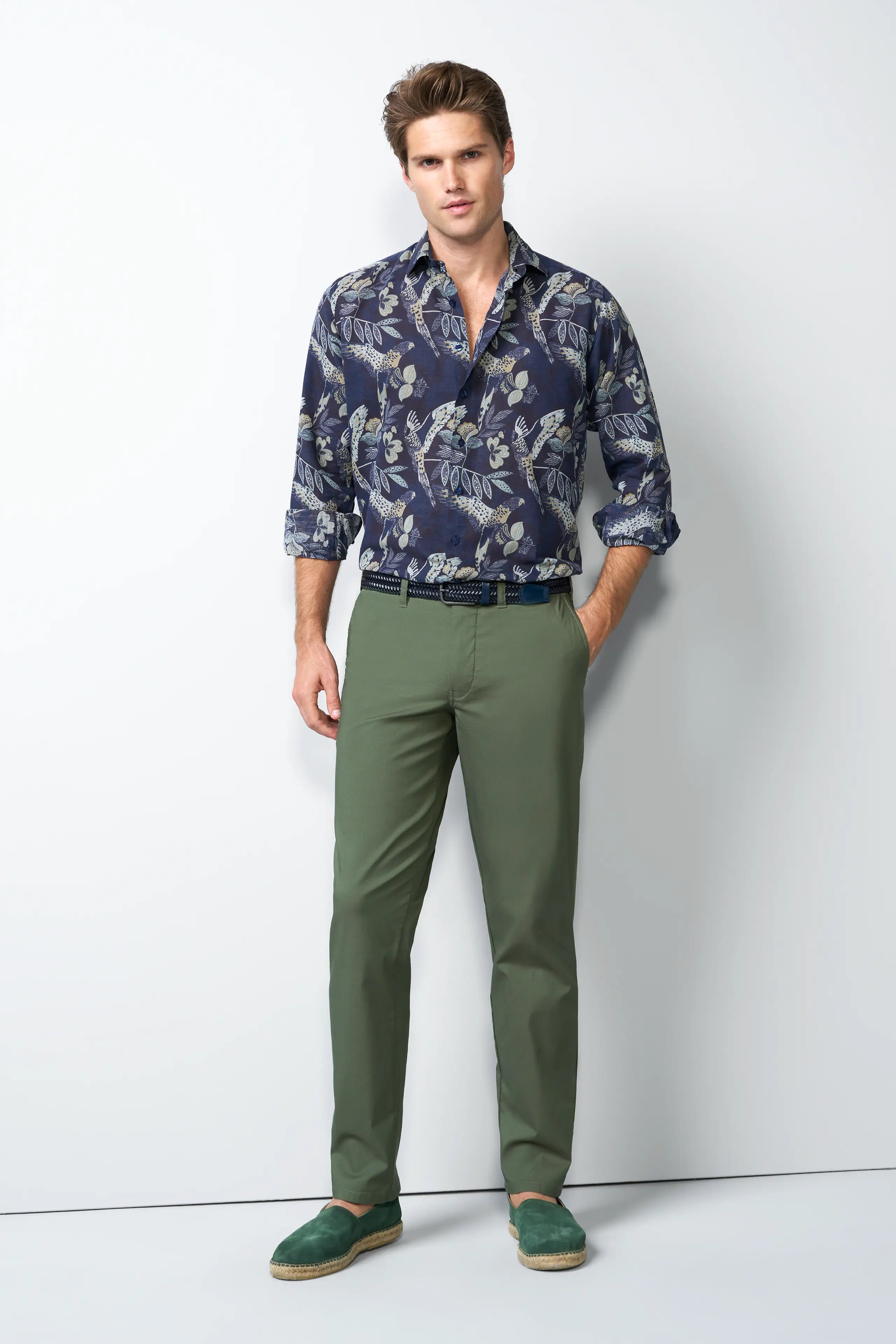 CHINO 1-6010 ULTRA-LIGHTWEIGHT, FUNCTIONAL CHINOS