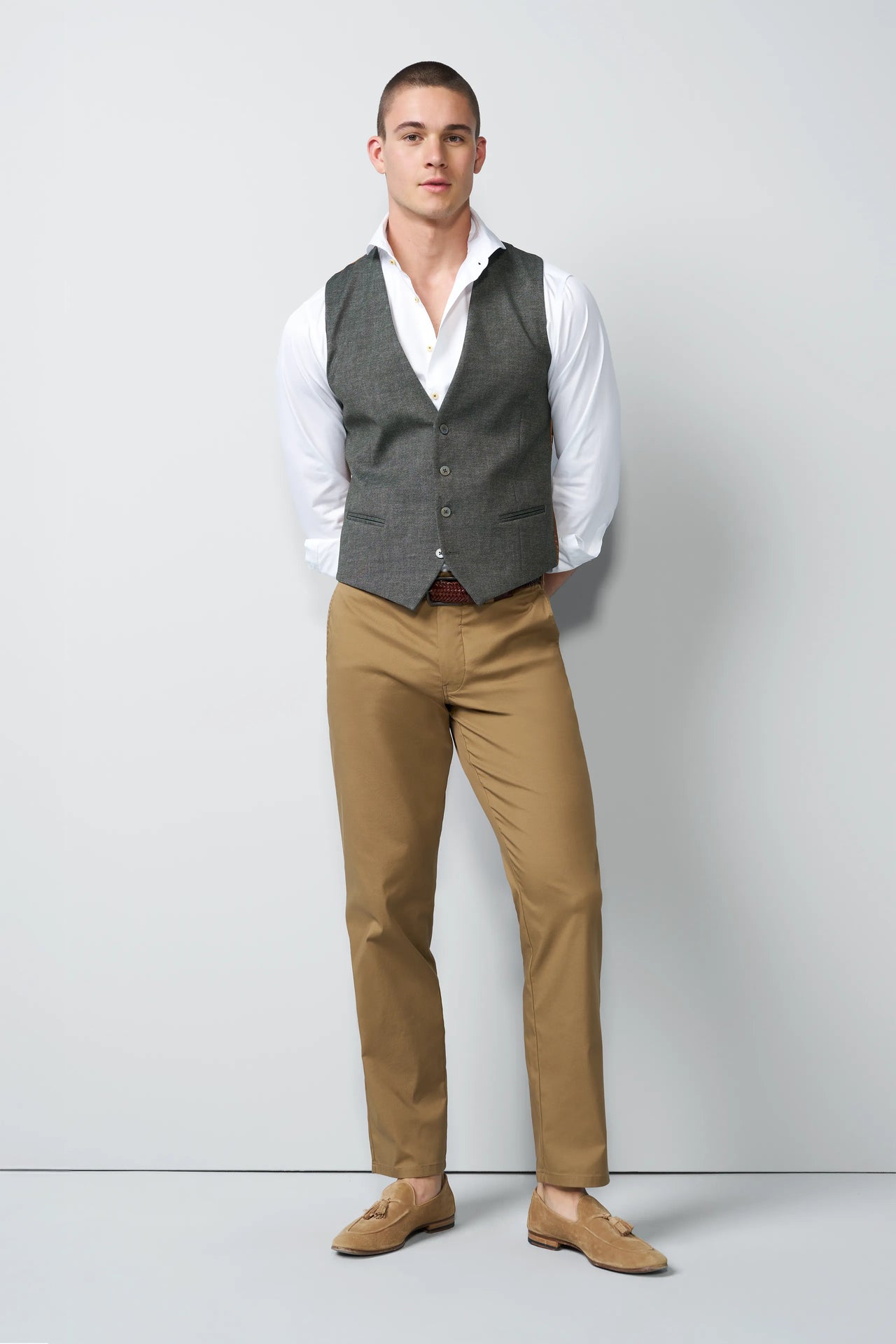 CHINO 1-6010 ULTRA-LIGHTWEIGHT, FUNCTIONAL CHINOS