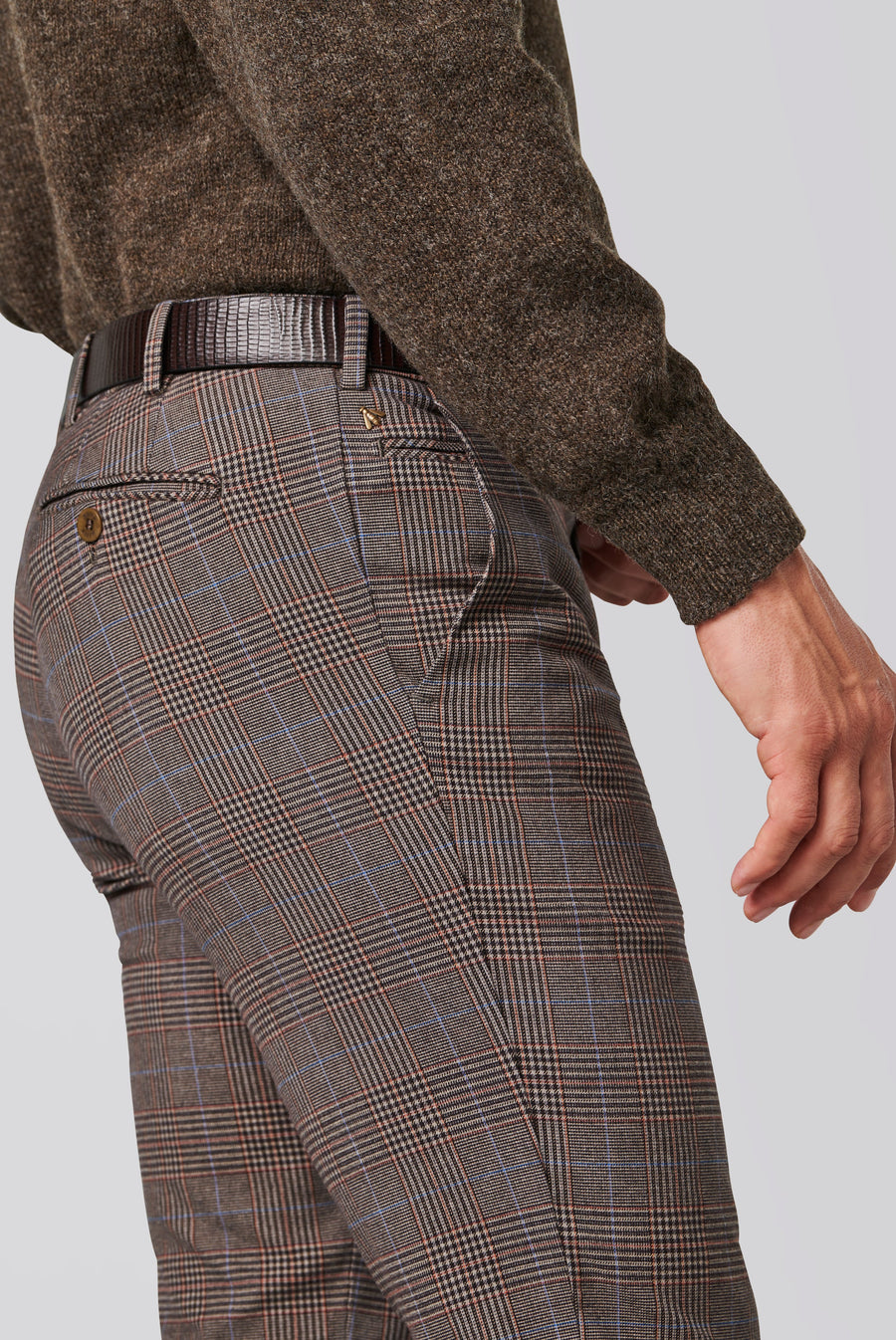 Bonn 2-8607 LUXURY PRINCE-OF-WALES