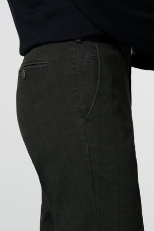 Bonn 2-5621 SUBTLE CHECK